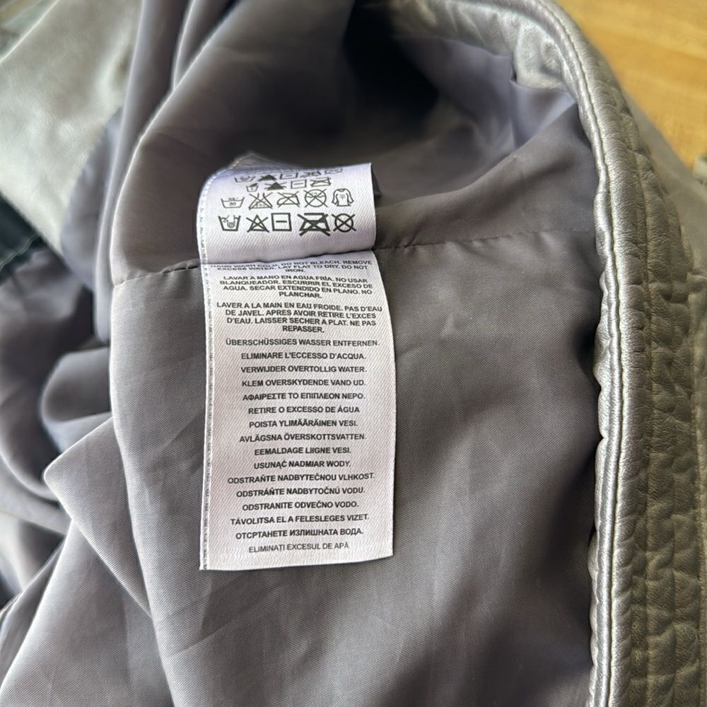 Guess Leather Jacket. - Picture 11 of 11